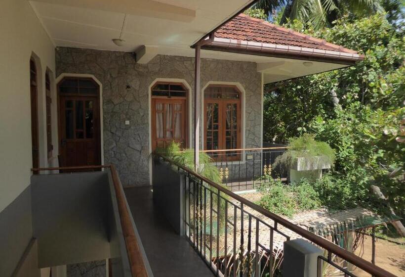 스탠다드 트리플 룸, Riviera Resort