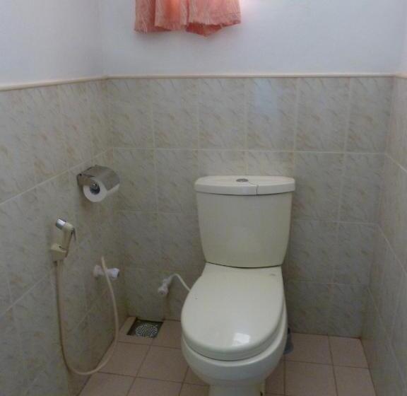 이코노미 룸, Riviera Resort