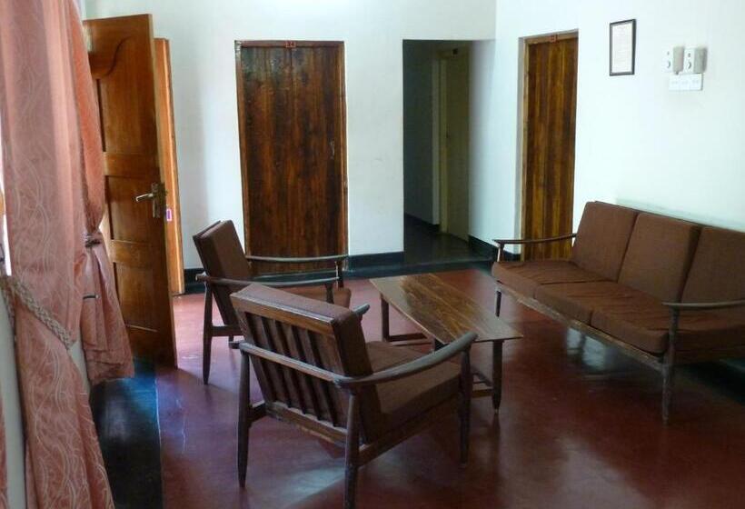 이코노미 룸, Riviera Resort