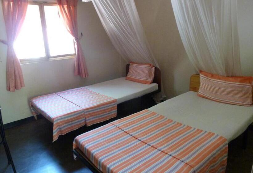 이코노미 룸, Riviera Resort