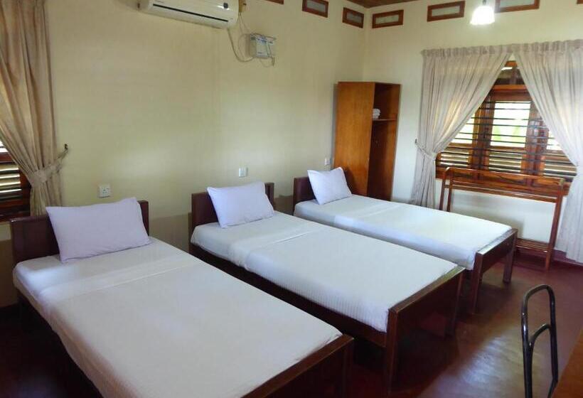 패밀리 룸, Riviera Resort