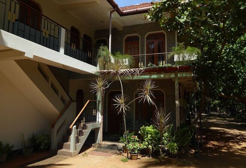 스탠다드 트리플 룸, Riviera Resort