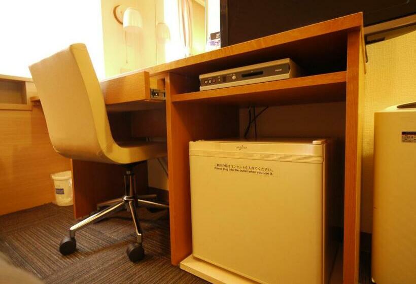 Quarto standart individual, Route Inn Court Ina