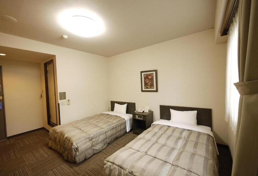 Quarto standard, Route Inn Court Ina