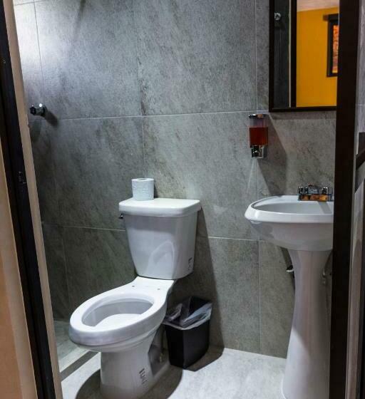 اتاق استاندارد با 2 تخت دوبل, Terracota Corner Rooms