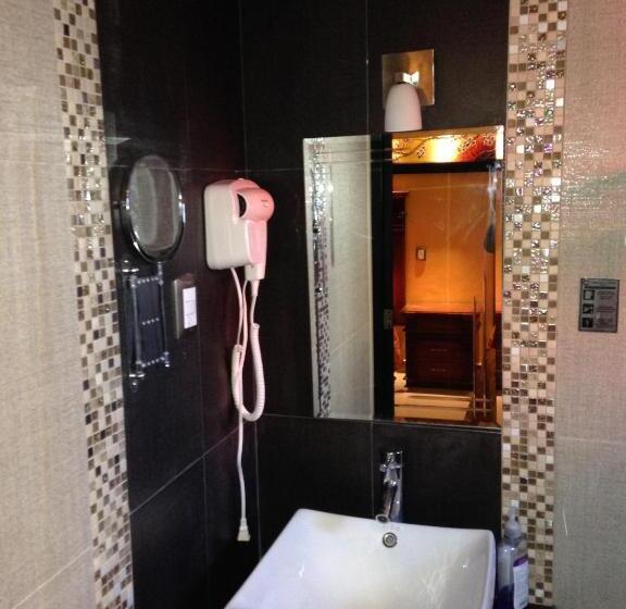 اتاق استاندارد با 2 تخت دوبل, Terracota Corner Rooms