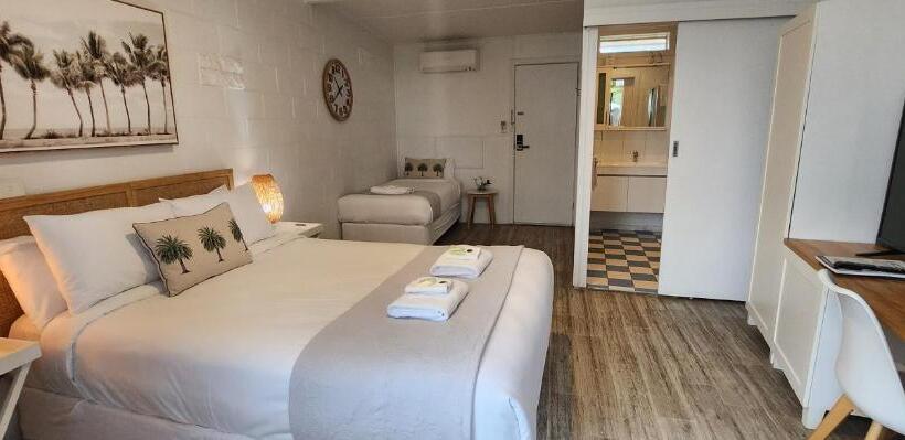 חדר סטנדרט לשלושה עם נוף לגינה, Peninsula Beach Motel