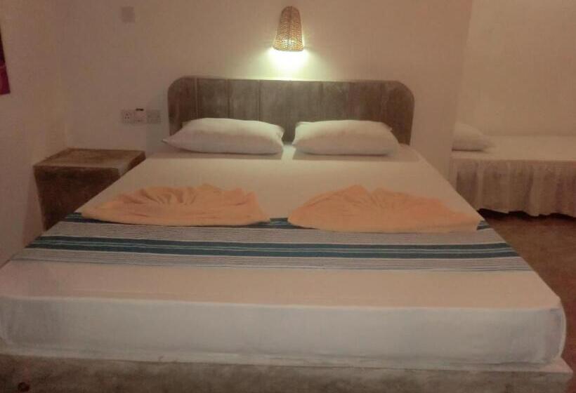 스탠다드 트리플 발코니 룸, Peacock Wings Guest