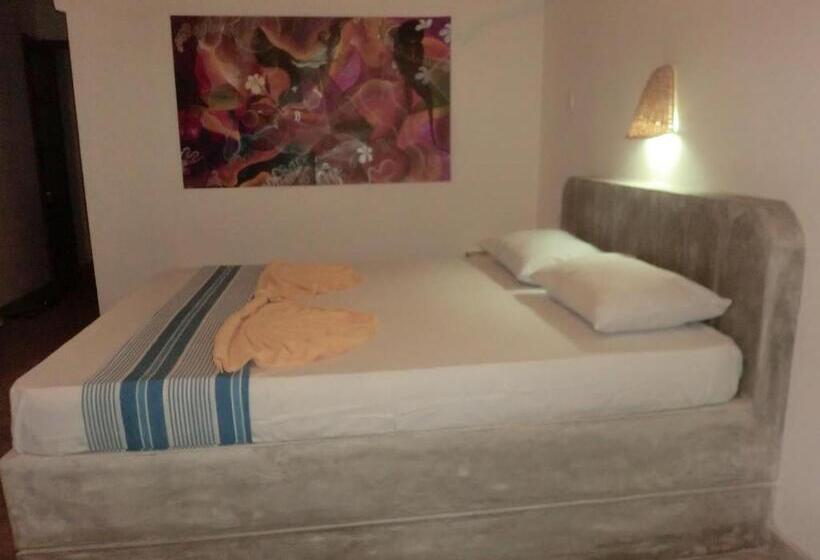 스탠다드 트리플 발코니 룸, Peacock Wings Guest