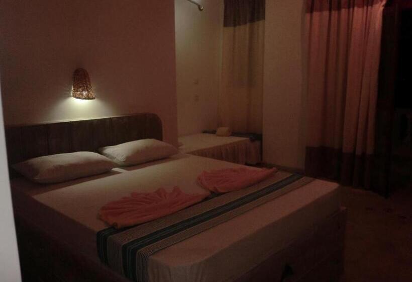 스탠다드 트리플 발코니 룸, Peacock Wings Guest