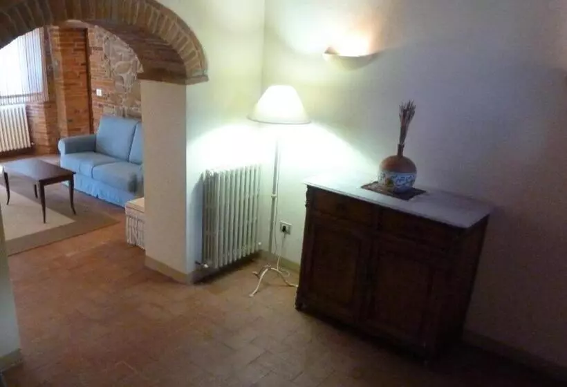 ビラ４ベッドルーム, Agriturismo La Forra