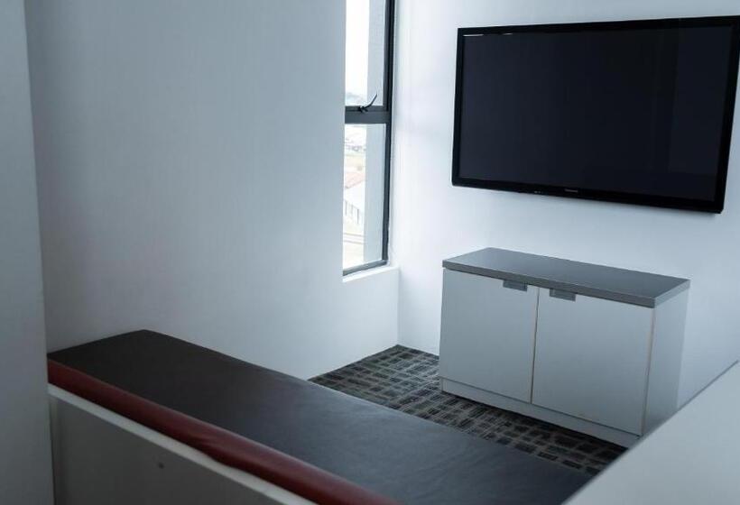 חדר דחוקס עם מיטת קינג, Beverly