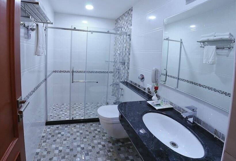 デラックスルーム, Metro Grand