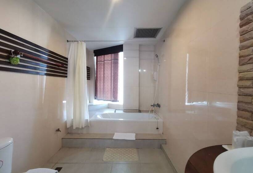 스위트, Nana Buri