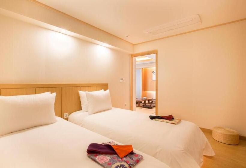 Номер Стандарт, Tomonoya Ryokan Geoje