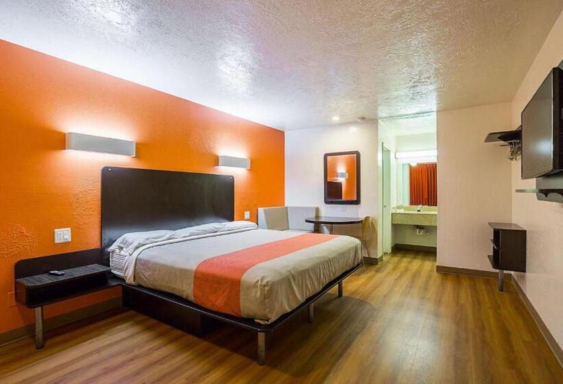 Номер Deluxe Кровать Кинг, Motel 6 Madisonville, Tx