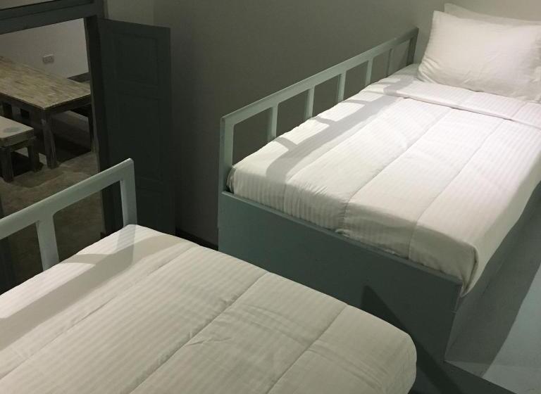 חדר משפחתי דלוקס, Khalid S Guest House