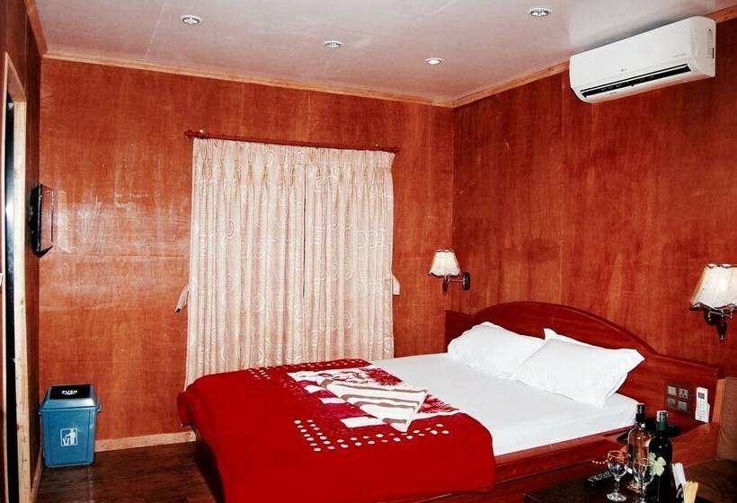 اتاق لوکس, Araniko Village Resort