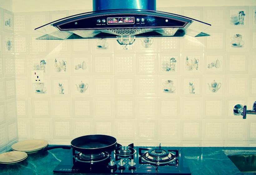 اتاق لوکس, Araniko Village Resort