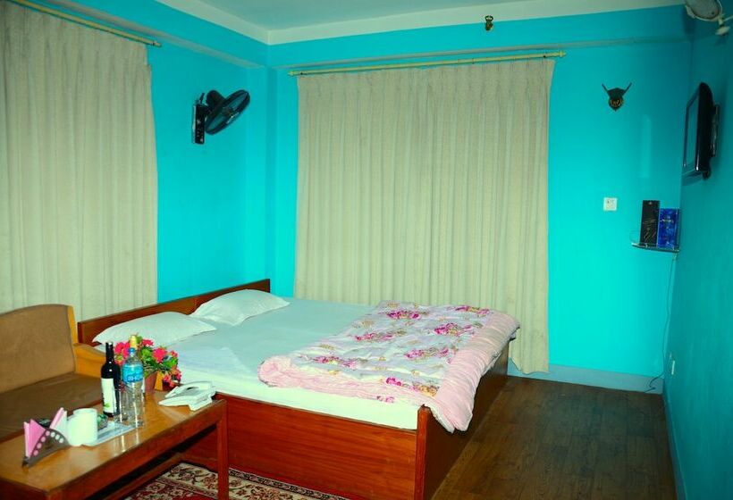 اتاق لوکس, Araniko Village Resort