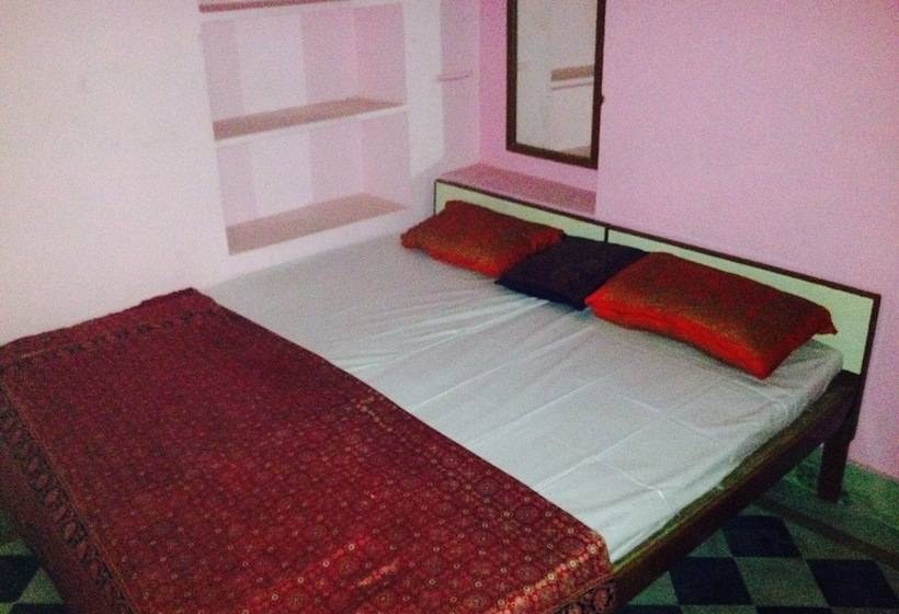 اتاق عادی, Arya Haveli