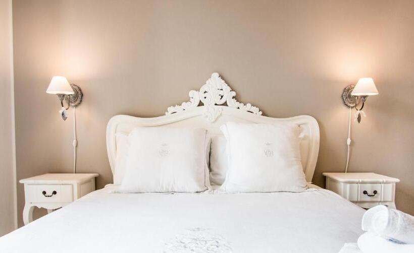 جناح جونيور, B&b La Sosta Degli Artisti