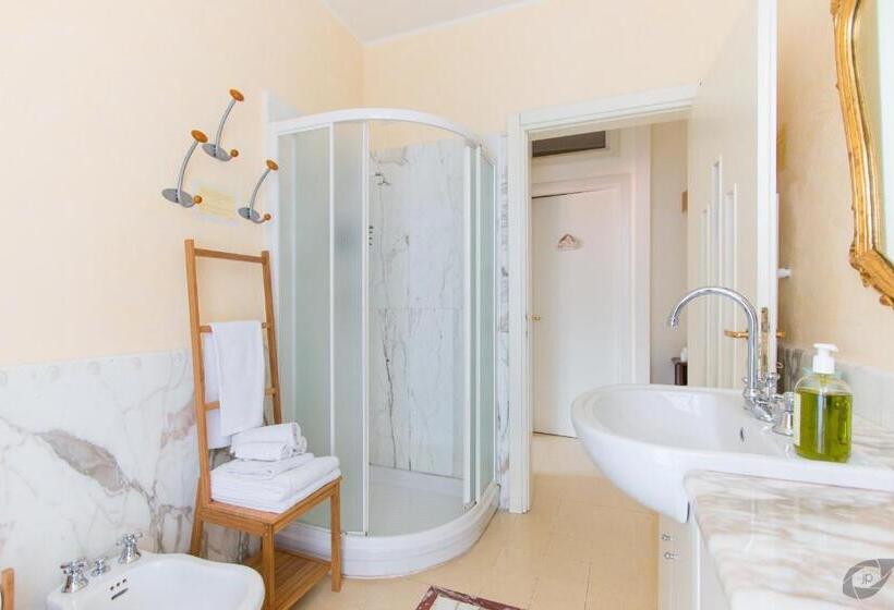 غرفة إقتصادية, B&b La Sosta Degli Artisti