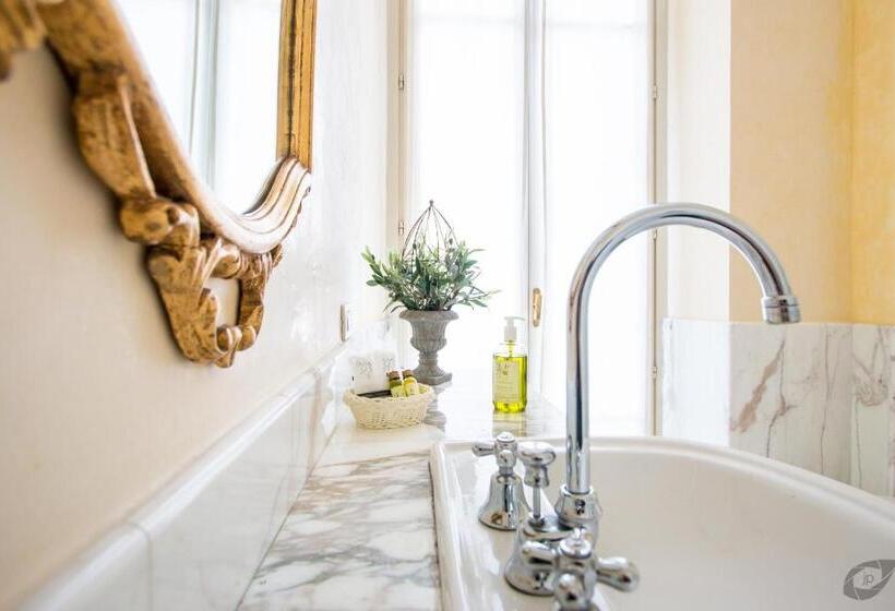 غرفة إقتصادية, B&b La Sosta Degli Artisti