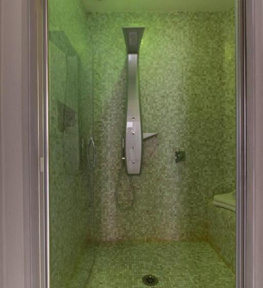 جناح جونيور, B&b La Sosta Degli Artisti