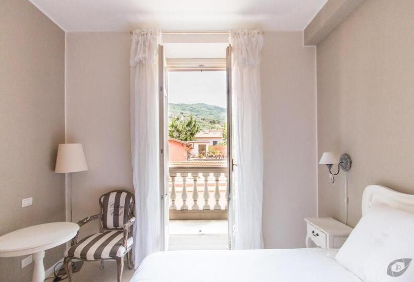 سوییت جونیور, B&b La Sosta Degli Artisti