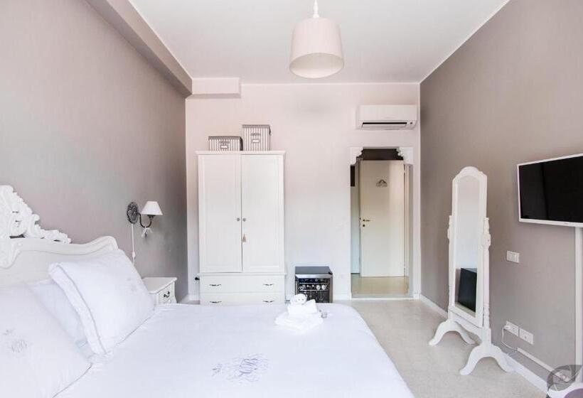 جناح جونيور, B&b La Sosta Degli Artisti