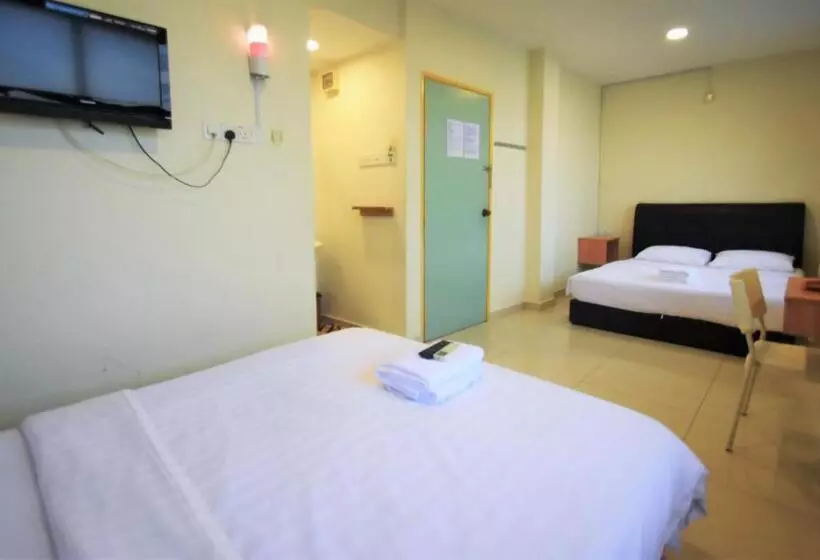 Economy Triple Room, De Uptown Hotel @ Subang Jaya