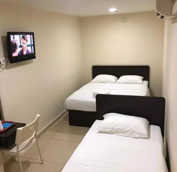 Economy Triple Room, De Uptown Hotel @ Subang Jaya