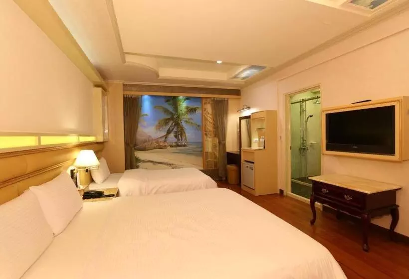 اتاق ساده سه‌ نفره, Kai Fu