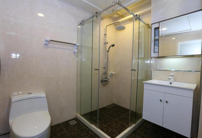 اتاق استاندارد چهار تخته, Kai Fu