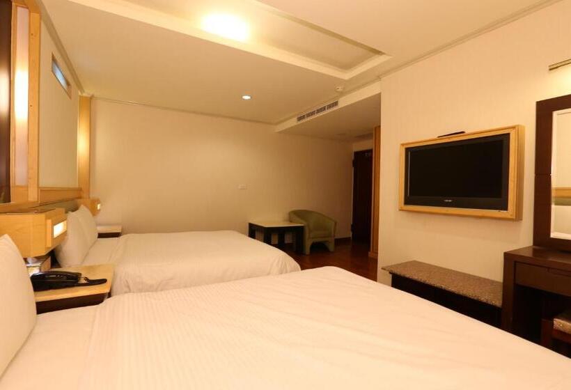 اتاق استاندارد چهار تخته, Kai Fu