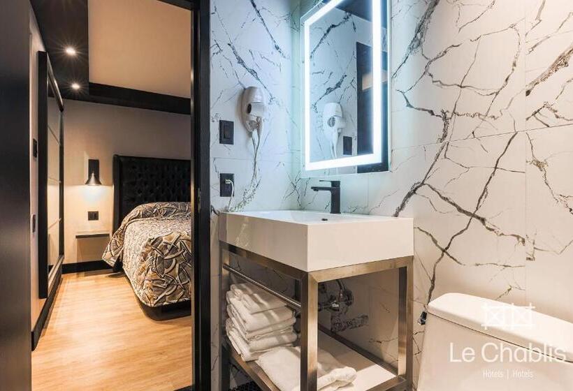 اتاق راحتی, Le Chablis Cadillac