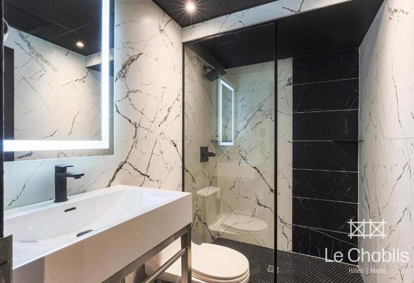 اتاق راحتی, Le Chablis Cadillac