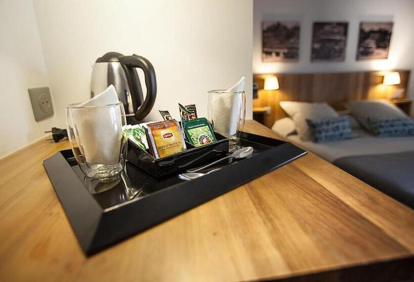 سوئیت جونیور با چشمانداز باغ, Le Saint Pierre île De La Reunion