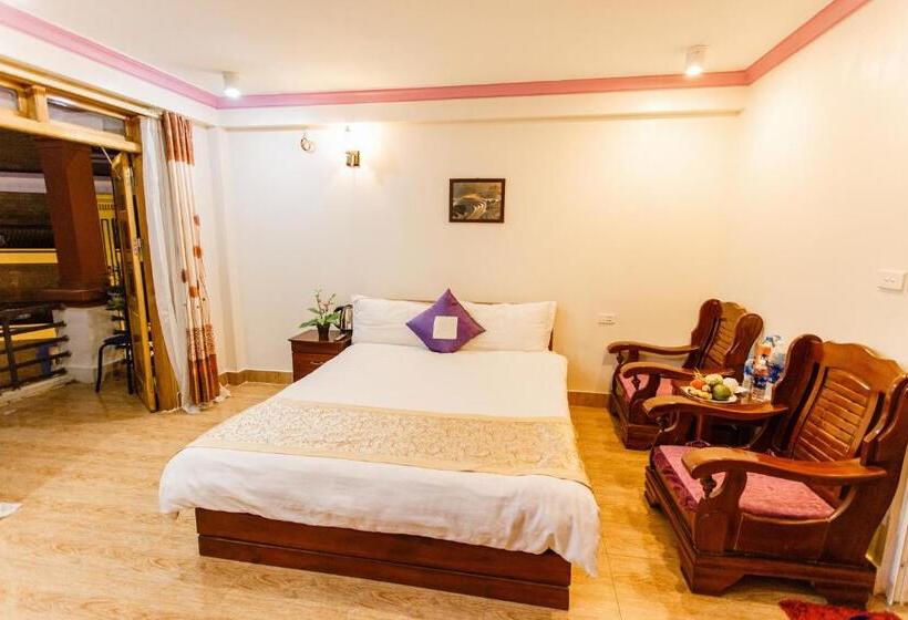 اتاق استاندارد سه تخته با بالکن, Sapa Mountain City