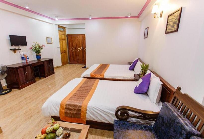 اتاق استاندارد سه تخته با بالکن, Sapa Mountain City
