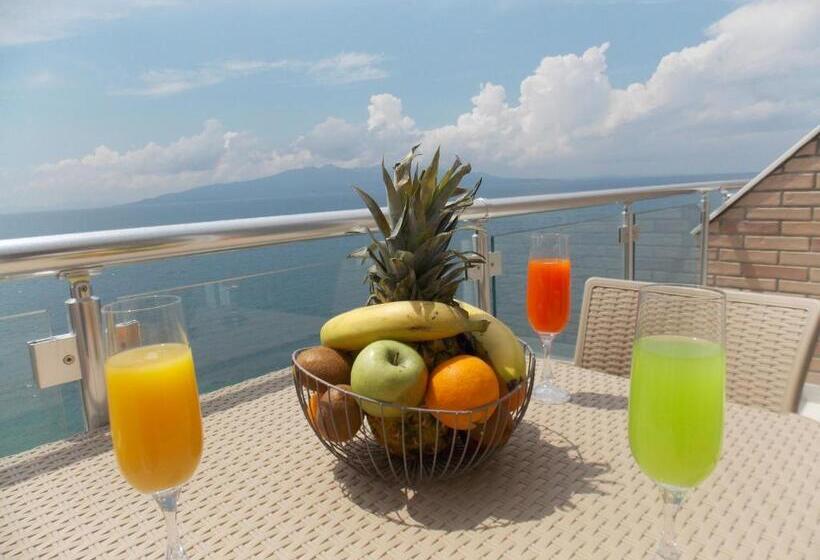 غرفة ديلوكس مطلّة علي البحر, Piccolino