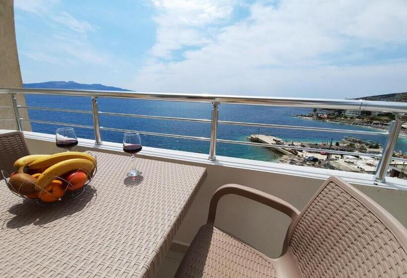 غرفة ديلوكس مطلّة علي البحر, Piccolino