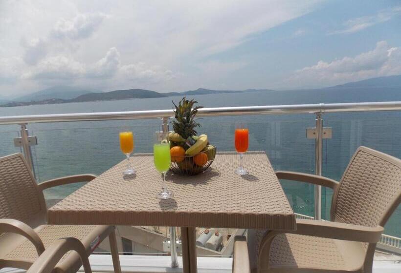 غرفة ديلوكس مطلّة علي البحر, Piccolino