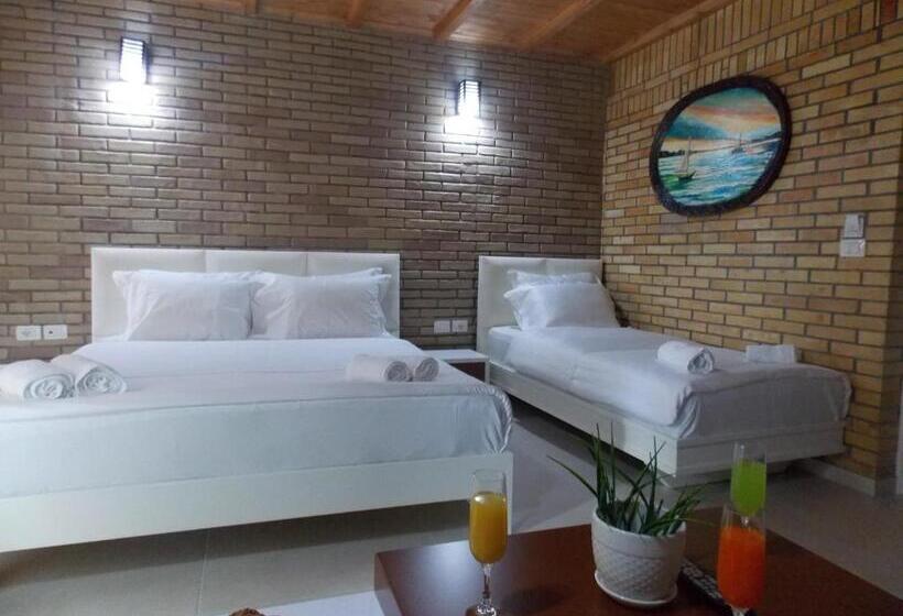 غرفة ديلوكس ثلاثية مطلة على البحر, Piccolino