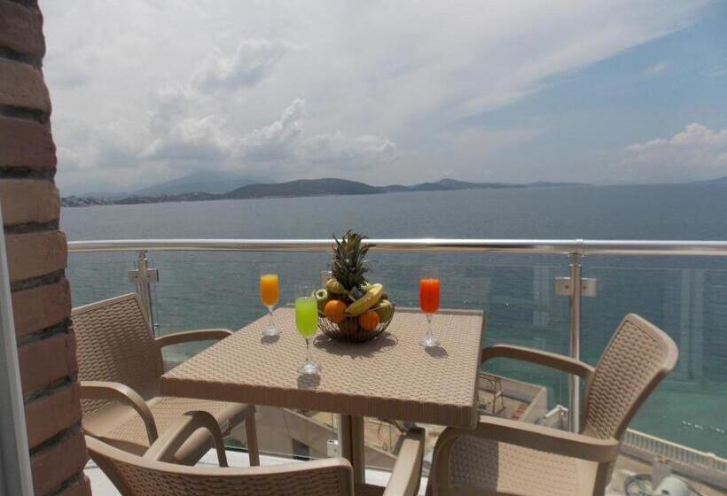 غرفة ديلوكس مطلّة علي البحر, Piccolino