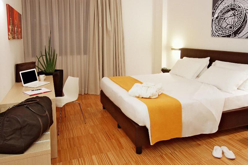 جناح ديلوكس, St. Joseph's