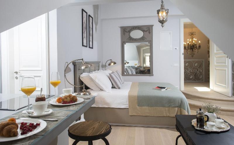 جناح ديلوكس, St. Joseph's