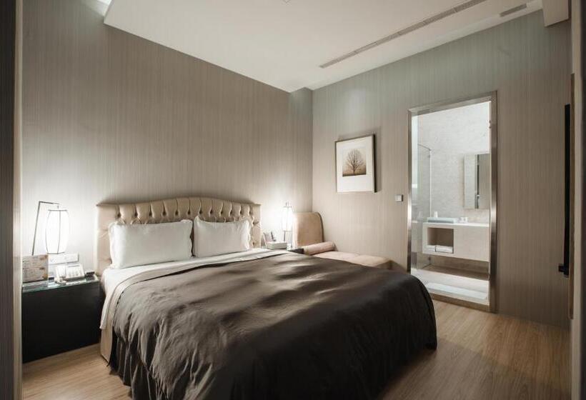 اتاق کلاس بیزنس, Motel Stars