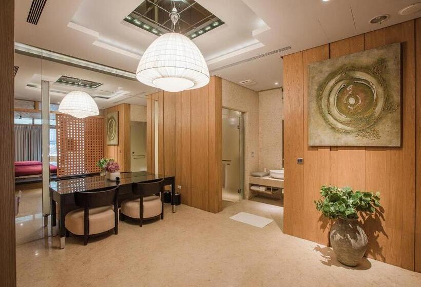 اتاق لوکس چهار تخته, Motel Stars